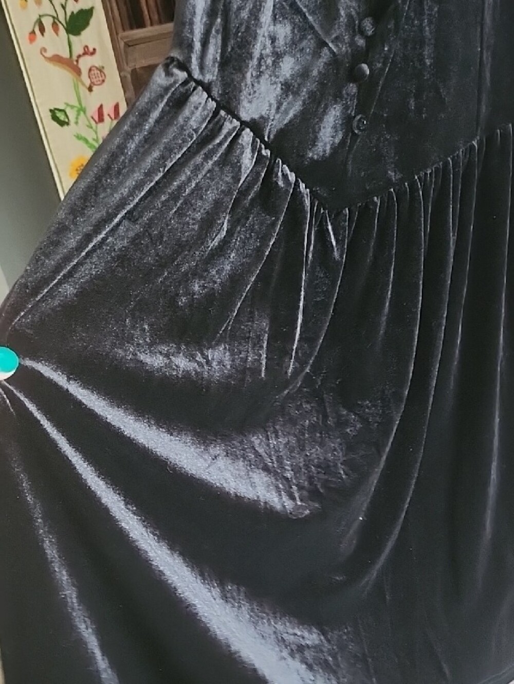 Cider Black Sleeveless Velvet Dress - Picture 6 of 8